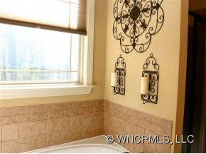 242 TRADITION WAY - Photo 17