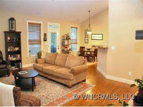 242 TRADITION WAY - Photo 4