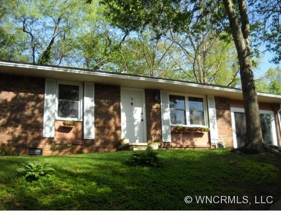 23 Moore Ave