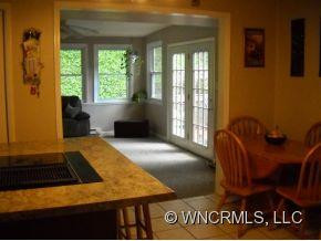 23 Moore Ave - Photo 8