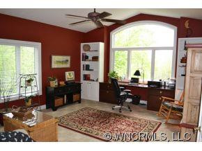 300 Sanctuary Drive - Photo 18