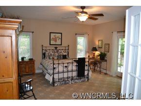 300 Sanctuary Drive - Photo 19