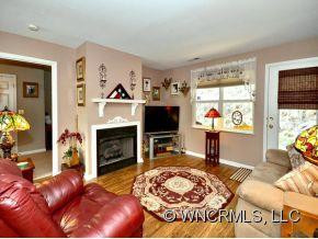 602 CARLYLE WAY - Photo 2
