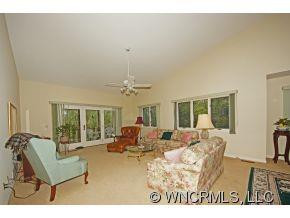 1101 Red Oak Drive - Photo 2