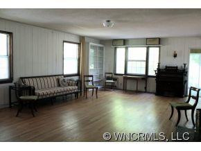 326 Erskine Road - Photo 6