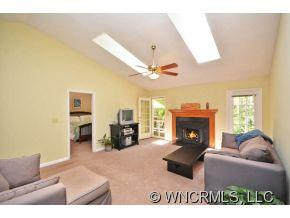 303 Springfield Court - Photo 3