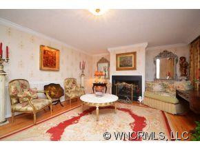 64 Woodbury Road - Photo 2