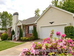 611 CARRIAGE COMMONS DRIVE - Photo 2