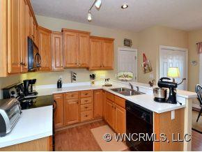 611 CARRIAGE COMMONS DRIVE - Photo 7