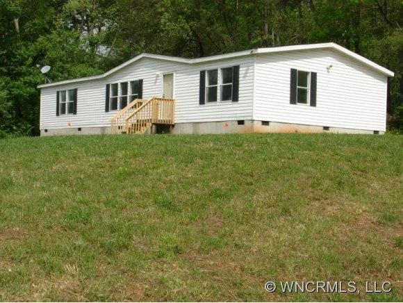 24 Evelyn Acres Dr
