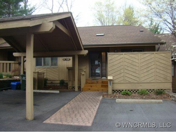 203 N. Scarlet Oak Lane