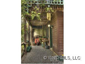 187 Unvquolad Court - Photo 14