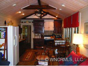 425 Cathey's Creek Road - Photo 5