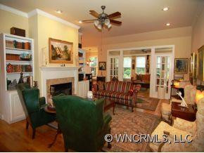178 CLASSIC OAKS CIRCLE - Photo 2