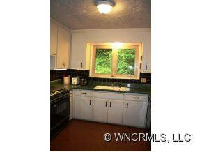 1394 Pearson's Falls Road - Photo 9
