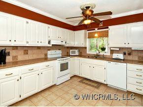 39 BROOKCLIFF DRIVE - Photo 10