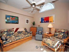 608 CARRIAGE COMMONS DR. - Photo 11