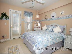 608 CARRIAGE COMMONS DR. - Photo 13