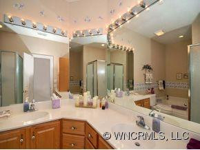 608 CARRIAGE COMMONS DR. - Photo 10