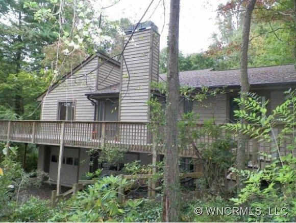 4 LAKESHORE LANE