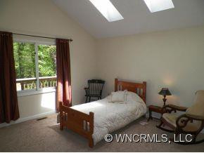 4 LAKESHORE LANE - Photo 9