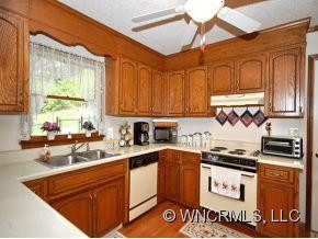 42 JUSTIN DRIVE - Photo 4