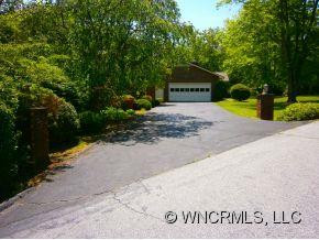 131 West Laurel Lane - Photo 2