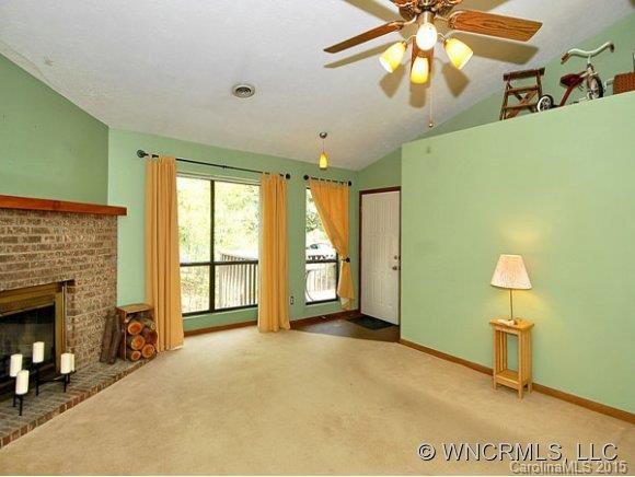 12 RAVENCROFT LANE - Photo 2