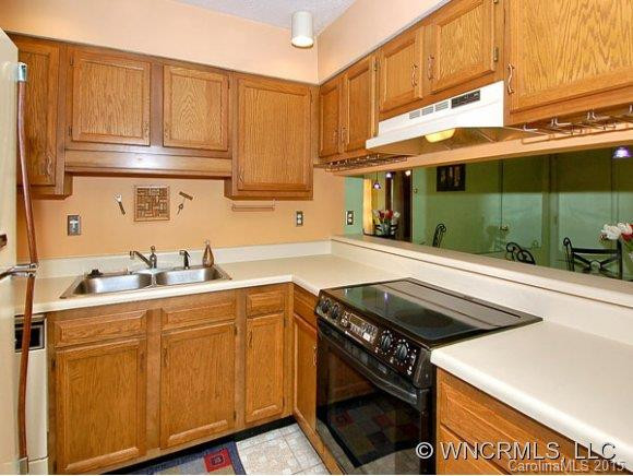 12 RAVENCROFT LANE - Photo 5