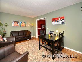 94 HONEY LOCUST DRIVE - Photo 2