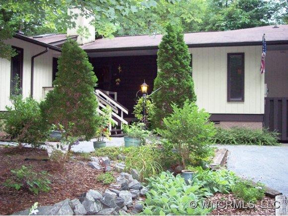 64 Surrey lane