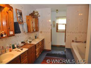 1168 Max Patch Road - Photo 9