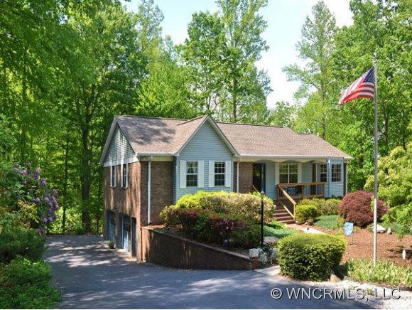 512 HUNTERS GLEN LANE