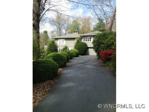 521 Azalea Ln