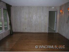521 Azalea Ln - Photo 4