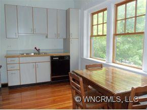 211 Charlotte Street - Photo 14