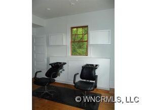 211 Charlotte Street - Photo 3