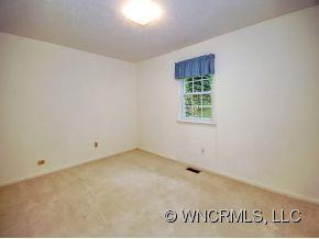 507 LYNDHURST DRIVE - Photo 11