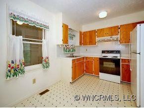 507 LYNDHURST DRIVE - Photo 6