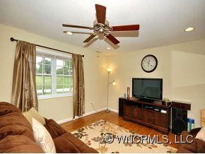 62 JONES CIRCLE - Photo 2