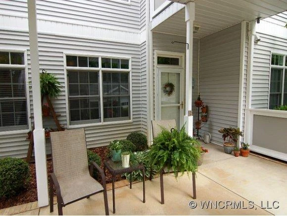 165 EWBANK GARDENS DRIVE -B