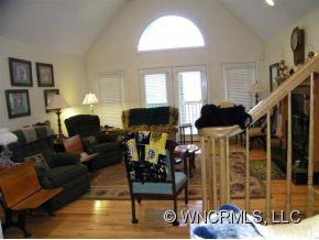 333 Thorncrest Drive - Photo 3