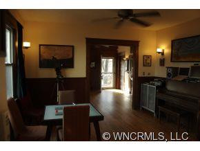 160 South Grove Street - Photo 2