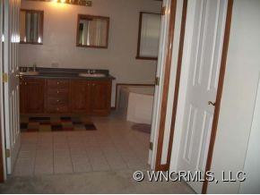 690 Greenhill Farms Drive - Photo 4