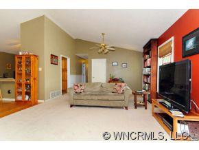 24 Glenfield Way - Photo 6