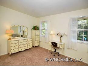 266 FOXCROFT DRIVE - Photo 11