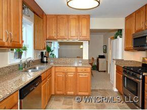 266 FOXCROFT DRIVE - Photo 3