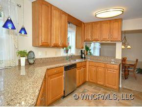 266 FOXCROFT DRIVE - Photo 4