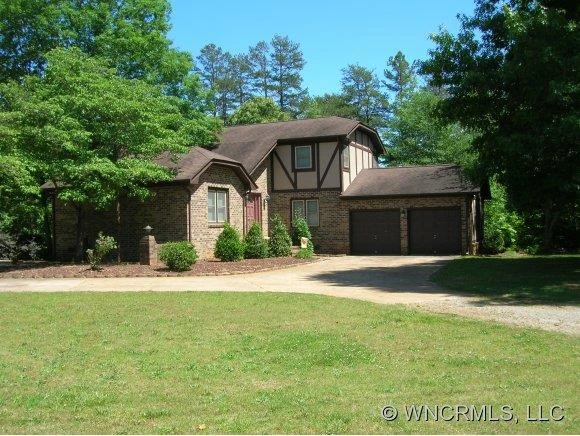 812 Pinehurst Road