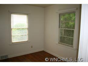 100 Sheridan - Photo 8